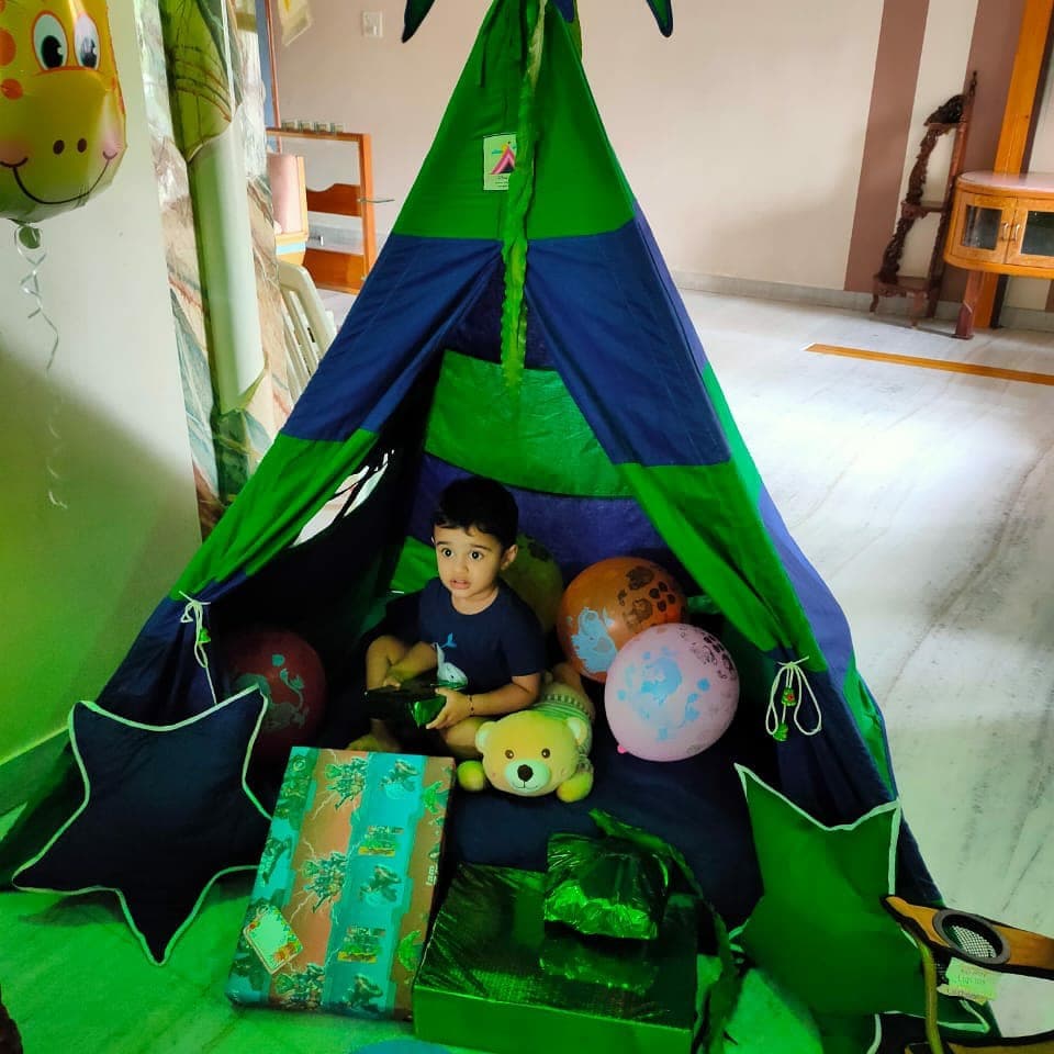 jungle theme birthday with teepee tent house